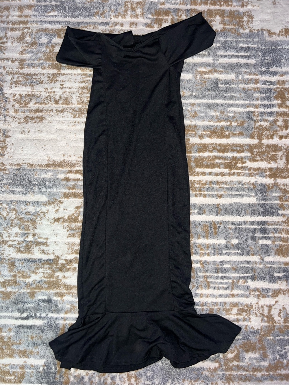 PrettyLittleThing Black Off-Shoulder Midi Dress with Ruffle Hem